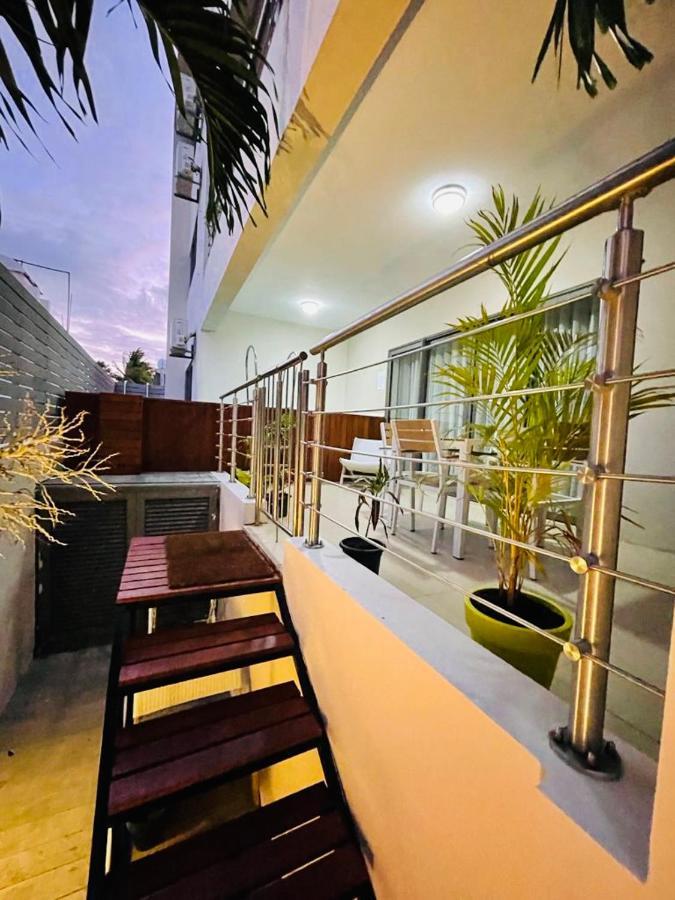 Beachcove Apartment 2 Pereybere Beach Exterior foto